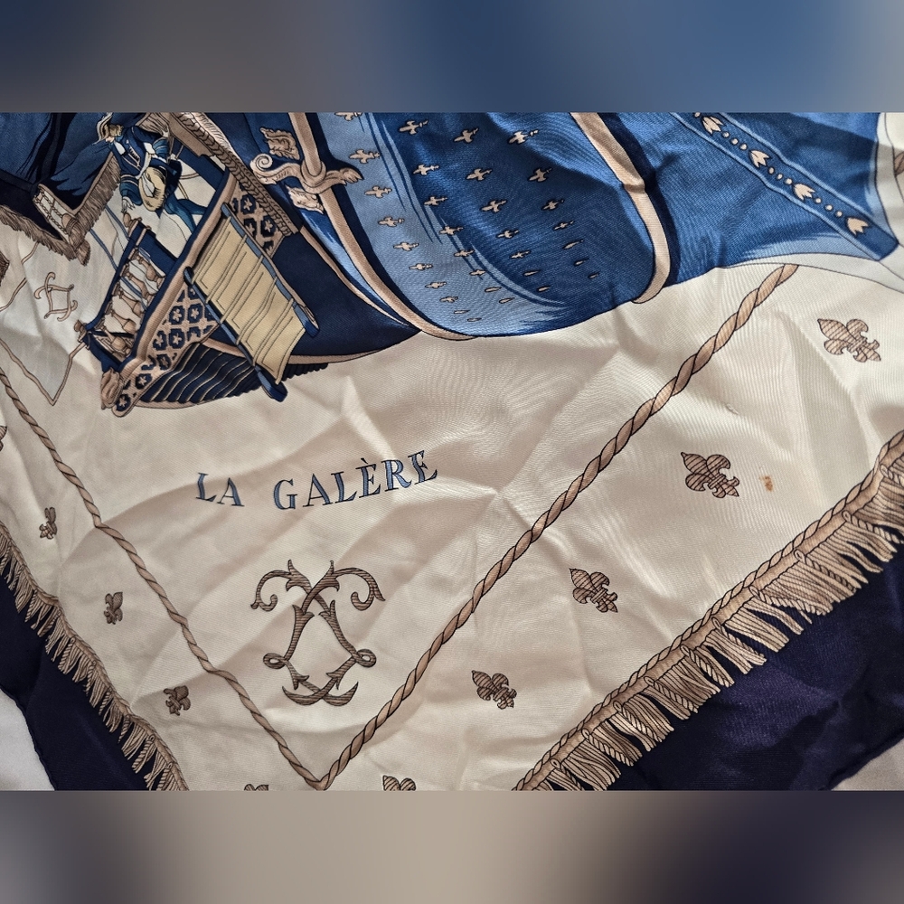 Hermès Vue du Carosse de la Galère la Réale Silk Scarf RARE - Picture 5 of 13